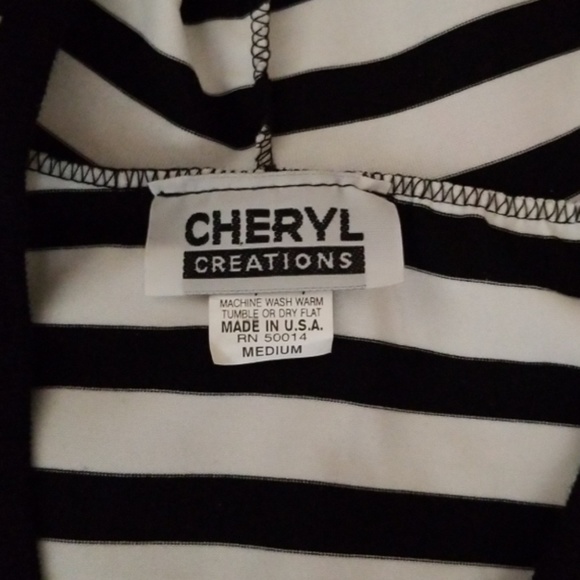 Y2K Black/White Stripe Cropped Top with Hood - Picture 5 of 10